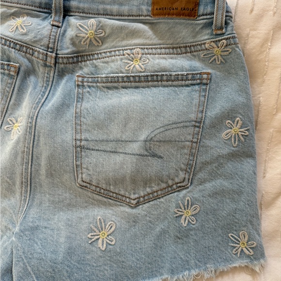 NWT American Eagle Daisy Jean cutoff shorts - Picture 2 of 6
